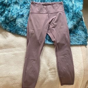 Lululemon frosted mulberry train times high rise 25” leggings. no pilling